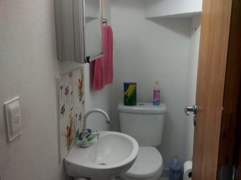 Casa à venda São João do Rio Vermelho com 110m² e 2 quartos por R$ 230.000 - 1841611114-img-20181009-wa0013.jpg