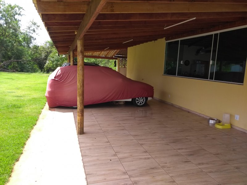 Chacara à venda Vila Guararapes com 6590m² e 2 quartos por R$ 499.000 - 1140038833-garagem.jpg