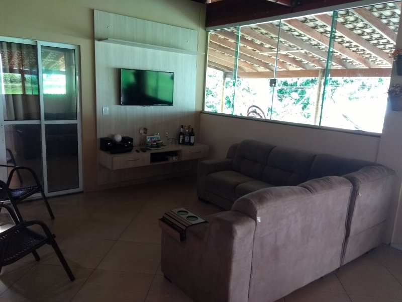 Chacara à venda Vila Guararapes com 6590m² e 2 quartos por R$ 499.000 - 161519834-sala-de-tv.jpg
