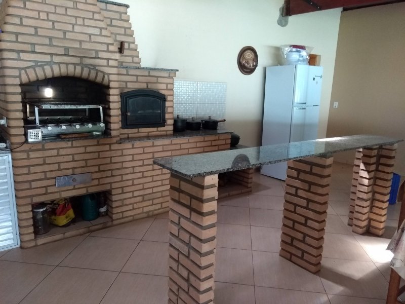 Chacara à venda Vila Guararapes com 6590m² e 2 quartos por R$ 499.000 - 1755007029-balcao-churrasqueira.jpg