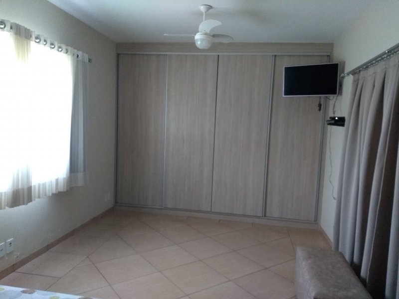 Chacara à venda Vila Guararapes com 6590m² e 2 quartos por R$ 499.000 - 507988470-armarios-quarto-1.jpg