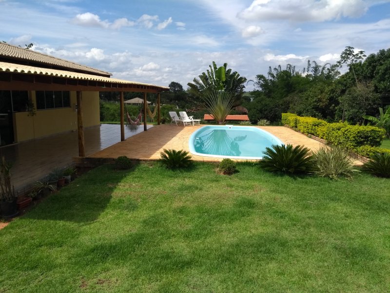 Chacara à venda Vila Guararapes com 6590m² e 2 quartos por R$ 499.000 - 647434883-vista-frontal-piscina.jpg