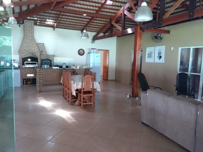Chacara à venda Vila Guararapes com 6590m² e 2 quartos por R$ 499.000 - 895794380-cozinha-e-sala-integrada.jpg