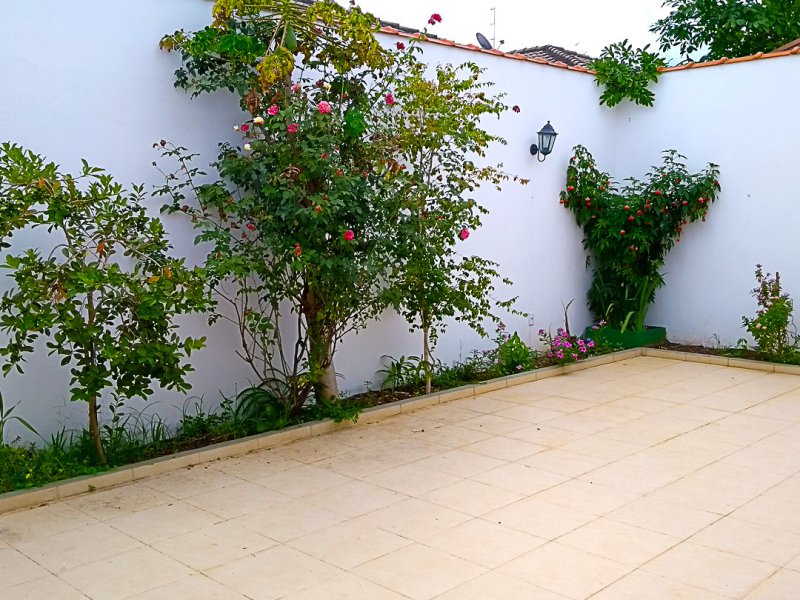Casa de condomínio à venda Esplanada Independência com 192m² e 3 quartos por R$ 840.000 - 1877386561-13-quintal1.jpg