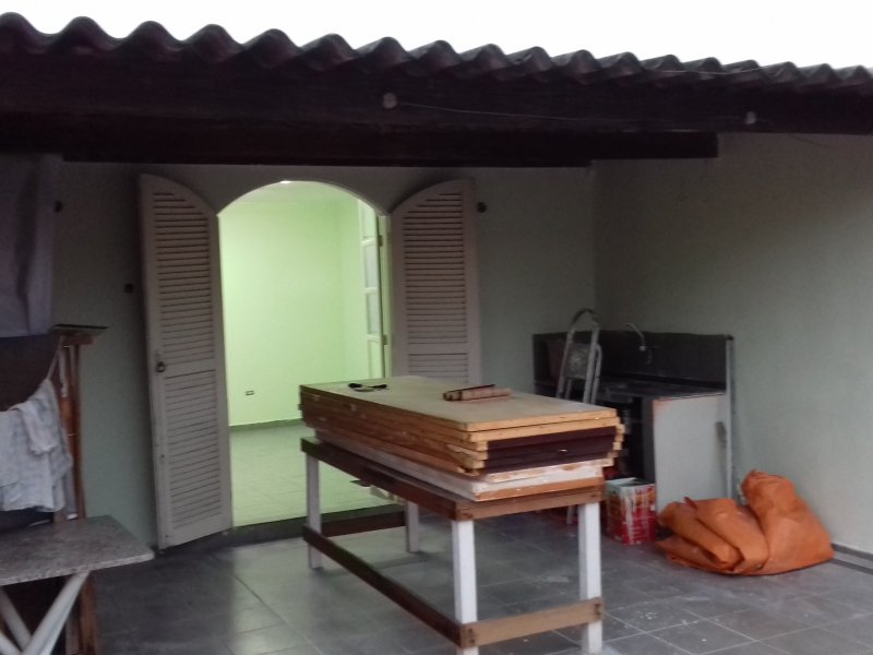Comercial à venda Vila Santo Estéfano com 306m² e  quartos por R$ 690.000 - 1263337401-2-piso-externo-coberto-ft1.jpg