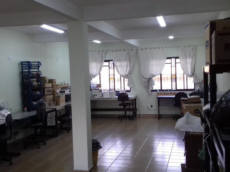 Comercial à venda Vila Santo Estéfano com 306m² e  quartos por R$ 690.000 - 379507127-1-piso-salao-ft1.jpg