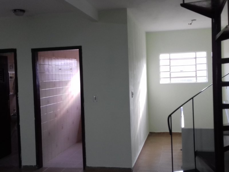 Comercial à venda Vila Santo Estéfano com 306m² e  quartos por R$ 690.000 - 591280896-1-piso-salao-ft6.jpg