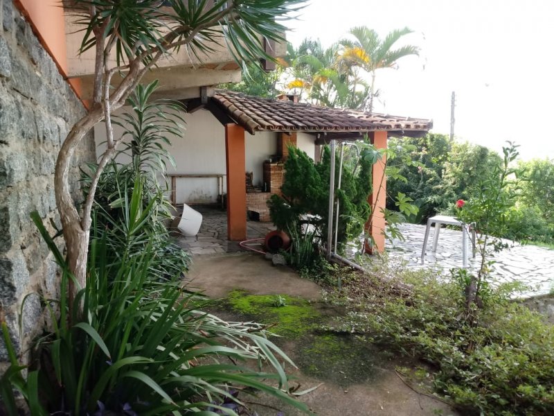 Casa à venda Santa Monica com 380m² e 5 quartos por R$ 1.500.000 - 1615248063-img-20180518-wa0013.jpg