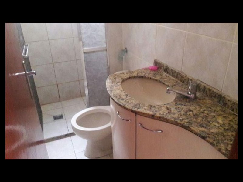 Apartamento à venda Ingá com 44m² e 2 quartos por R$ 120.000 - 1487603736-foto-banheiro.jpg