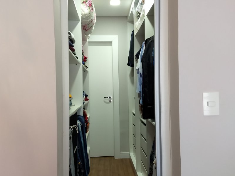 Casa de condomínio à venda Pinheirinho com 230m² e 3 quartos por R$ 680.000 - 411204674-img-20190210-175014838.jpg