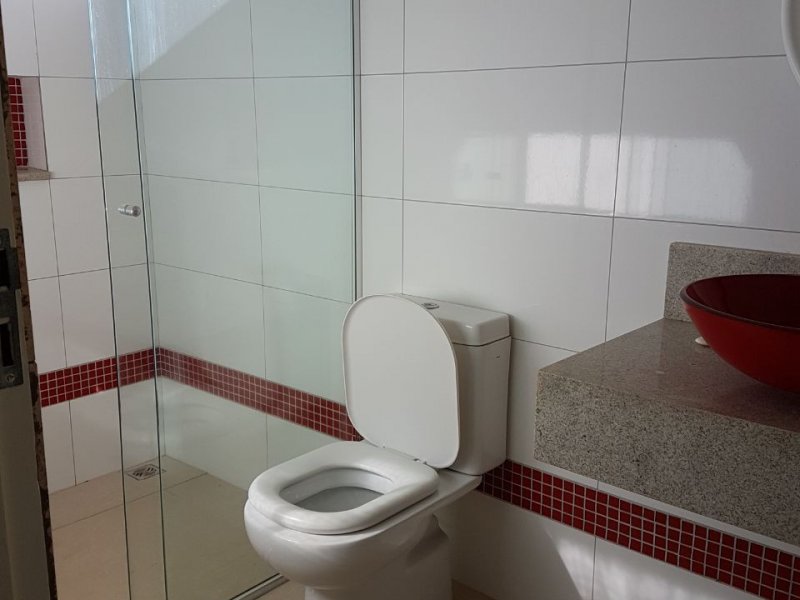Casa à venda Jardim Social com 153m² e 3 quartos por R$ 450.000 - 1036881609-banheiro-social-superior.jpeg