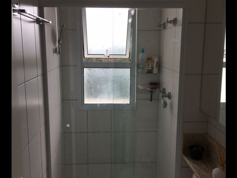 Apartamento à venda Vila Nossa Senhora da Escada com 57m² e 2 quartos por R$ 350.000 - 1080107361-banheiro.jpeg