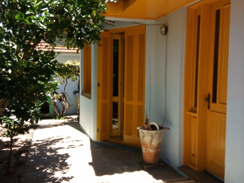Casa à venda Passo da Areia com 333m² e 4 quartos por R$ 805.000 - 1132280528-quintal-3.jpg