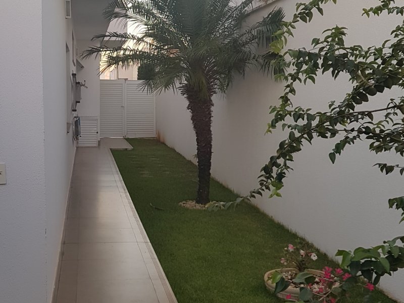 Casa de condomínio à venda Jardim Lancaster com 265m² e 2 quartos por R$ 1.500.000 - 56104535-20181204-064946.jpg