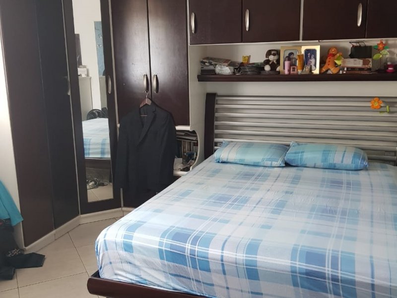 Casa à venda Vila Alpina com 380m² e 3 quartos por R$ 1.100.000 - 1486022533-quarto-suite-armarios.jpg