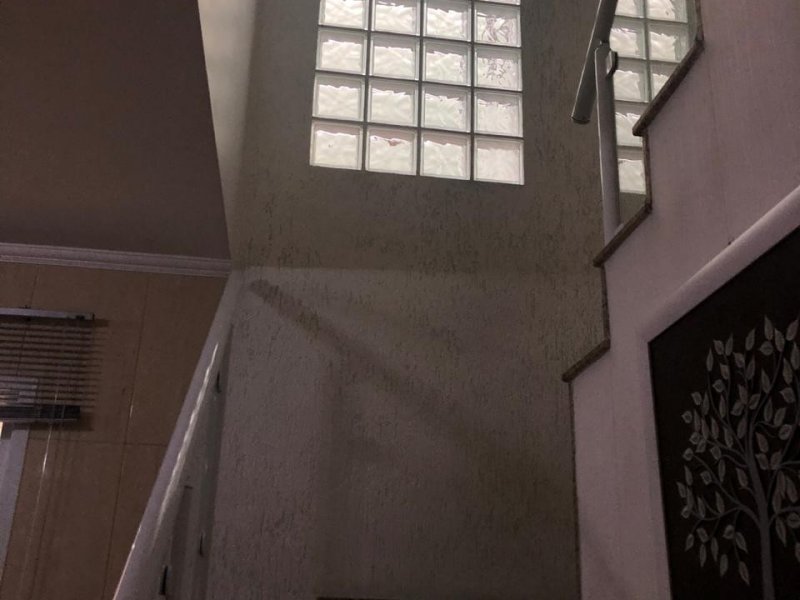 Casa à venda Vila Alpina com 380m² e 3 quartos por R$ 1.100.000 - 1621896204-escada-sl-jantar-vidros.jpg