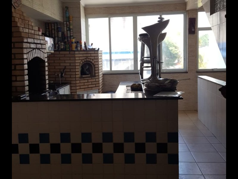 Casa à venda Vila Alpina com 380m² e 3 quartos por R$ 1.100.000 - 2041036114-garagem-churr-forno.jpg