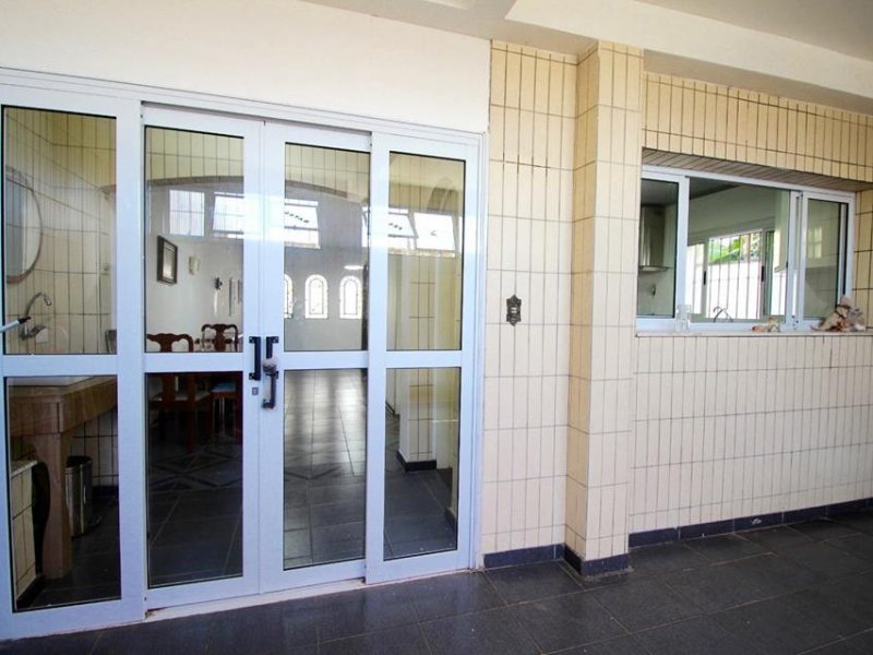 Casa para alugar Parque Peruche com 220m² e 3 quartos por R$ 770.000 - 1593658965-44994510-2106888059369588-6905433880044503040-n.jpg
