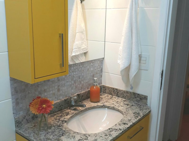 Apartamento à venda Chácara Inglesa com 60m² e 2 quartos por R$ 550.000 - 1995942060-banheiro.jpg