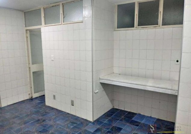 imóvel com 243m²