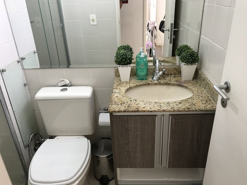Apartamento à venda Cambuci com 50m² e 2 quartos por R$ 298.000 - 693924874-banheiro-03.jpg