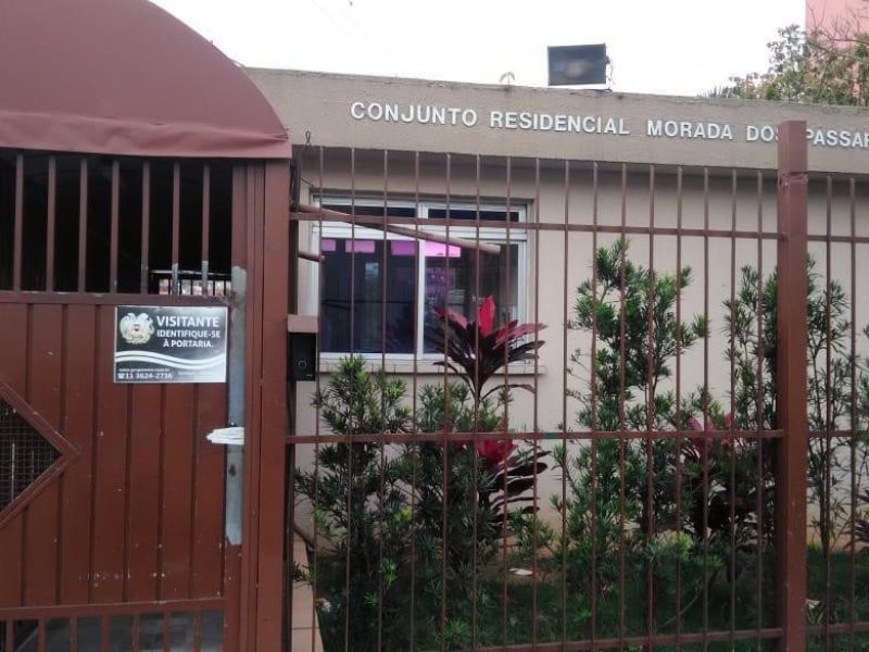Apartamento à venda Jardim Mitsutani com 43m² e 2 quartos por R$ 180.000 - 1430079481-imagem-por-fora-do-predio-entrada.jpg