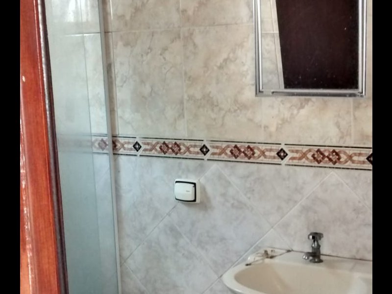 Casa de condomínio à venda Tupi com 44m² e 1 quarto por R$ 155.000 - 1090045068-banheiro-3.jpg