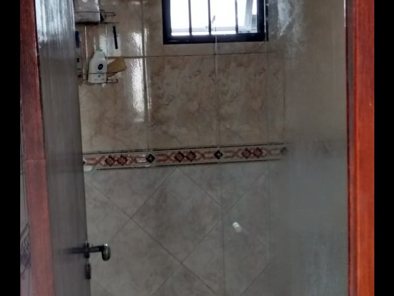 Casa de condomínio à venda Tupi com 44m² e 1 quarto por R$ 155.000 - 509592728-banheiro2.jpg
