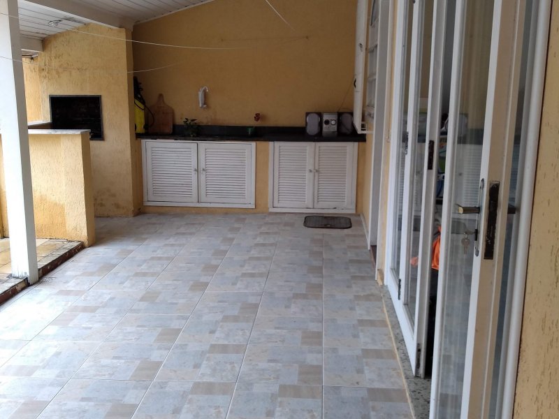 Casa à venda Itaipu com 240m² e 4 quartos por R$ 650.000 - 467705985-img-20181120-141935778.jpg