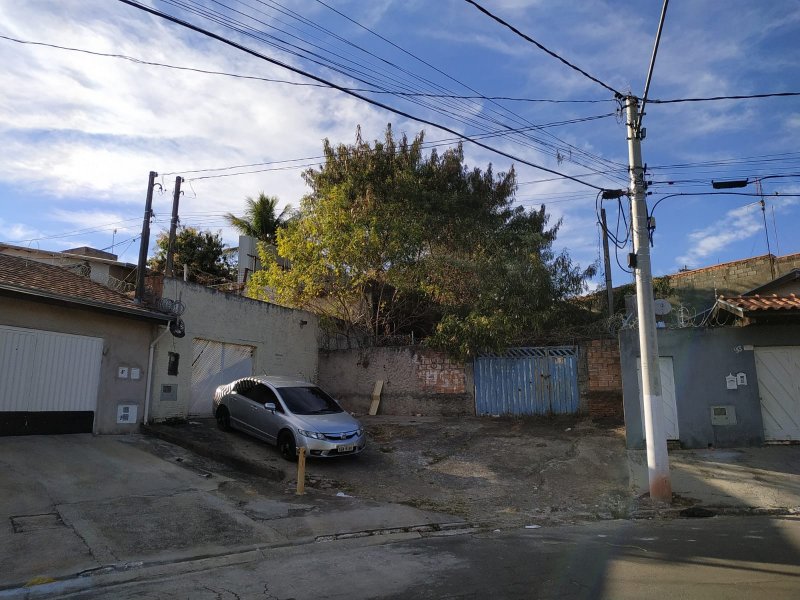 Terreno à venda Dona Edith Campos Fávero com 200m² e 1 quarto por R$ 185.000 - 461051561-casa-paulinia-vista-frontal-iii.jpeg
