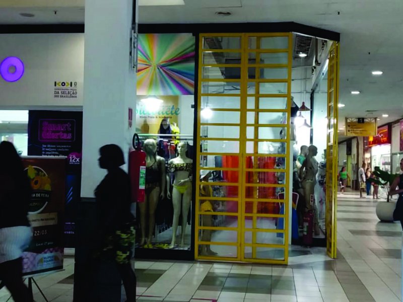Comercial à venda Centro com 31m² e  quartos por R$ 250.000 - 709847771-loja-esquina.jpg
