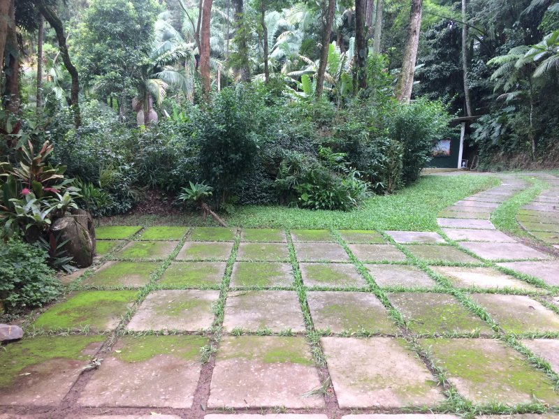 Casa de condomínio à venda Condomínio Iolanda com 340m² e 2 quartos por R$ 2.900.000 - 123543218-9-patio-estacionamento-4.jpg