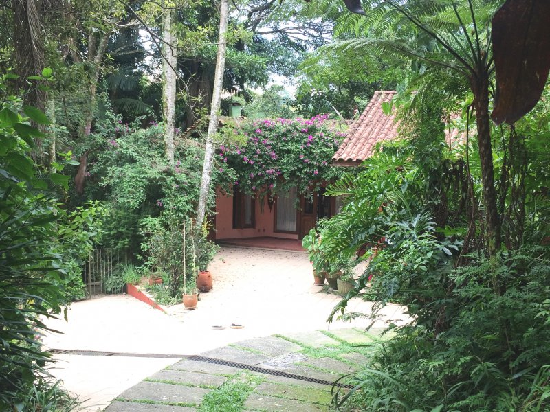 Casa de condomínio à venda Condomínio Iolanda com 340m² e 2 quartos por R$ 2.900.000 - 1749138209-12-descendo-fachada-3.jpg