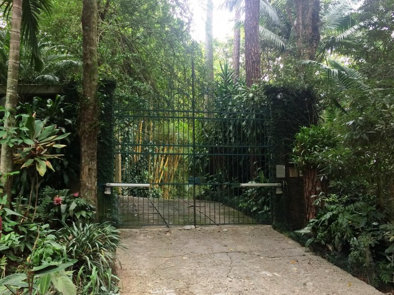 Casa de condomínio à venda Condomínio Iolanda com 340m² e 2 quartos por R$ 2.900.000 - 2091950423-5-portao-3-interno.jpg