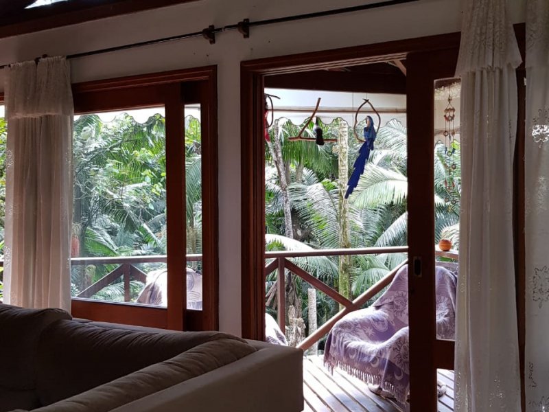 Casa de condomínio à venda Condomínio Iolanda com 340m² e 2 quartos por R$ 2.900.000 - 488771113-30-sala-lareira-e-deck.jpg