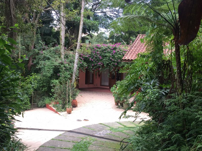 Casa de condomínio à venda Condomínio Iolanda com 340m² e 2 quartos por R$ 2.900.000 - 629507014-13-descendo-fachada-4.jpg