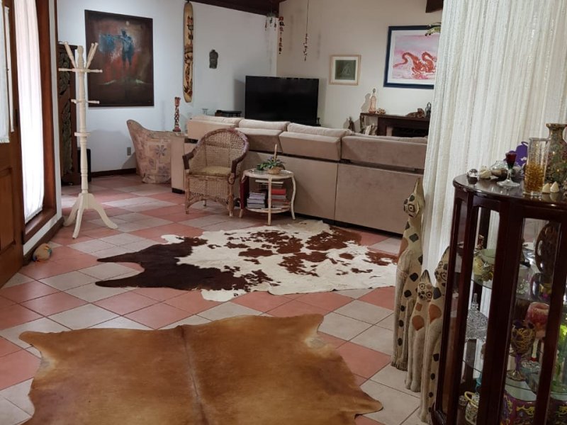 Casa de condomínio à venda Condomínio Iolanda com 340m² e 2 quartos por R$ 2.900.000 - 803713180-25-sala-lareira-4-hall.jpg