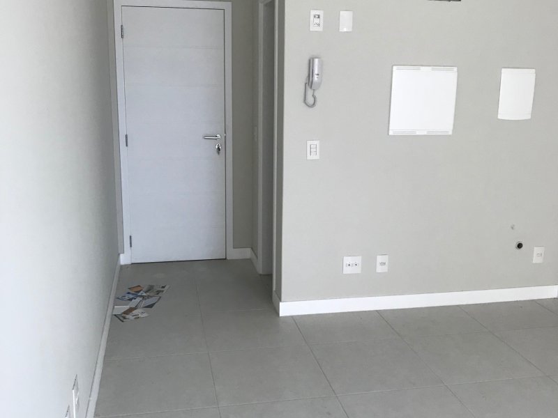 Comercial à venda Trindade com 26m² e  quartos por R$ 230.000 - 1460479133-img-6404.jpg