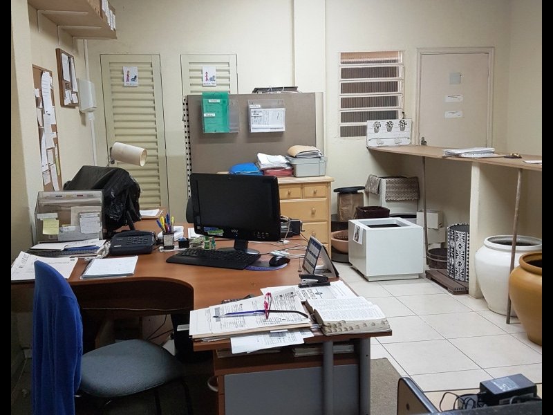 Comercial à venda Jardim Anhanguera com 90m² e  quartos por R$ 600.000 - 368163074-sala-03-com-acesso-a-02-banheiros-e-ao-vestiario-b.jpg
