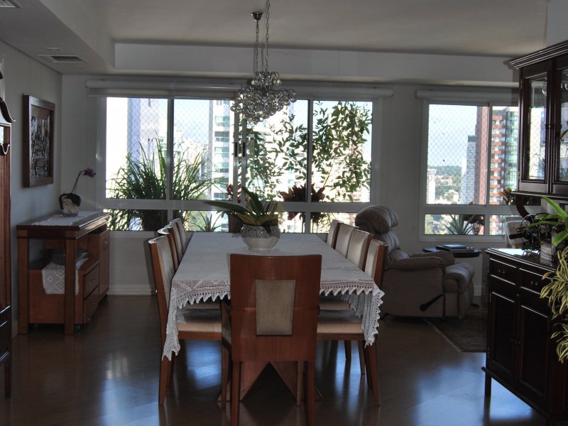 imóvel com 330m² - Mossunguê - Curitiba