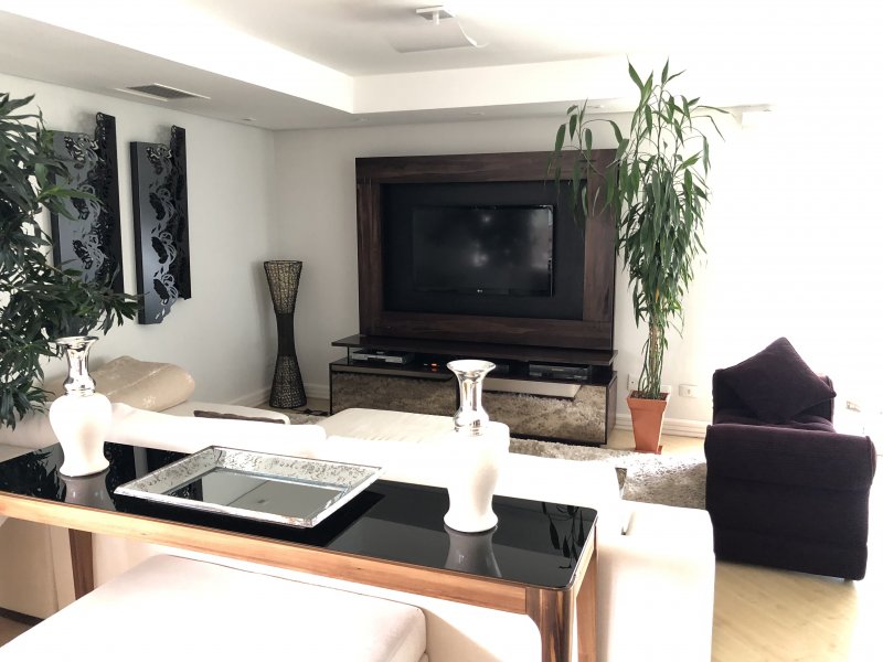 imóvel com 330m² - Mossunguê - Curitiba