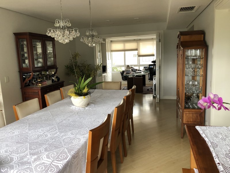 imóvel com 330m² - Mossunguê - Curitiba