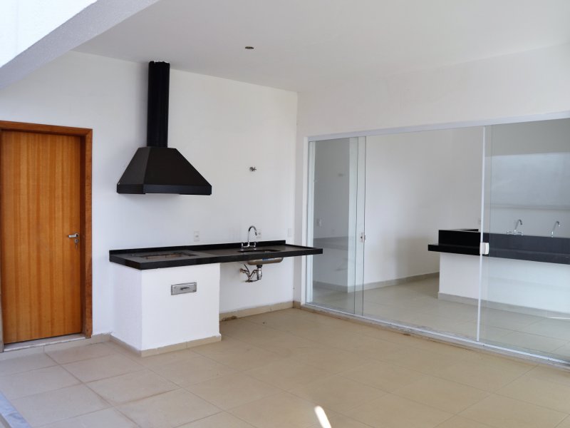 Casa de condomínio à venda Jardim do Paço com 230m² e 4 quartos por R$ 655.000 - 1680456014-portal-da-primavera-3.JPG