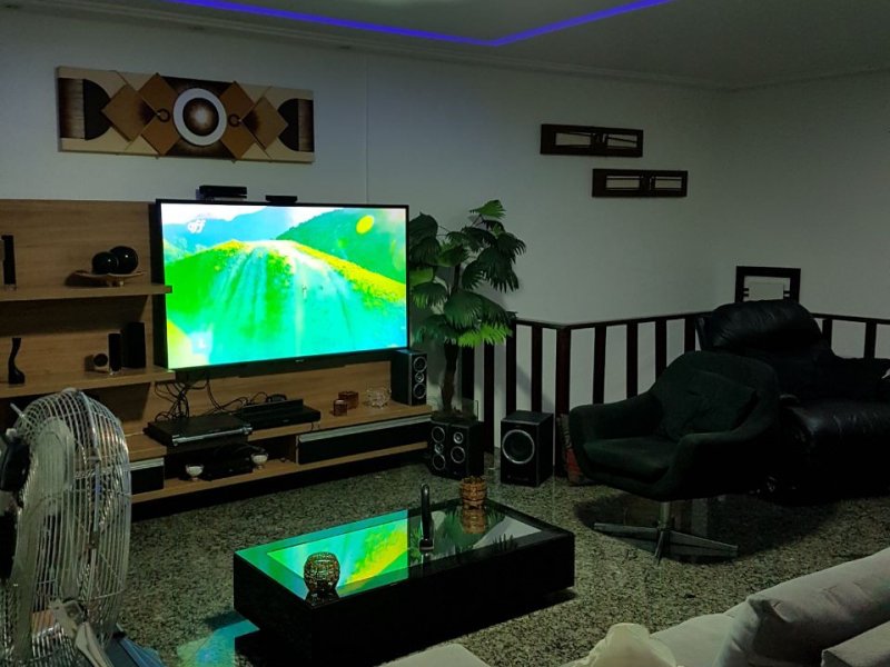 Cobertura à venda Freguesia (Jacarepaguá) com 305m² e 4 quartos por R$ 1.300.000 - 1876827110-sala-tv-cob-b.jpeg