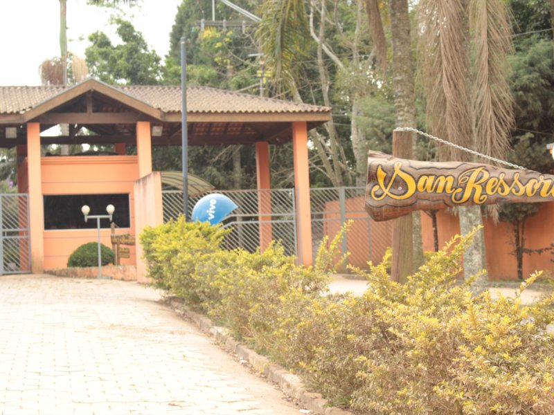 Terreno à venda Jardim San Ressore (Caucaia do Alto) com 800m² e  quartos por R$ 170.000 - 41797053-img-3921.JPG