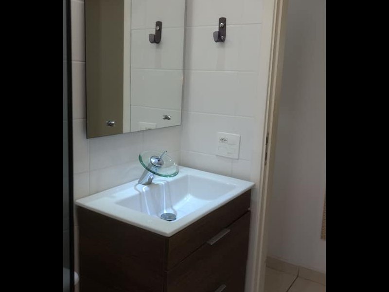 Apartamento à venda Portal dos Ipês I com 39m² e 1 quarto por R$ 160.000 - 1676528663-banheiro-4.jpg