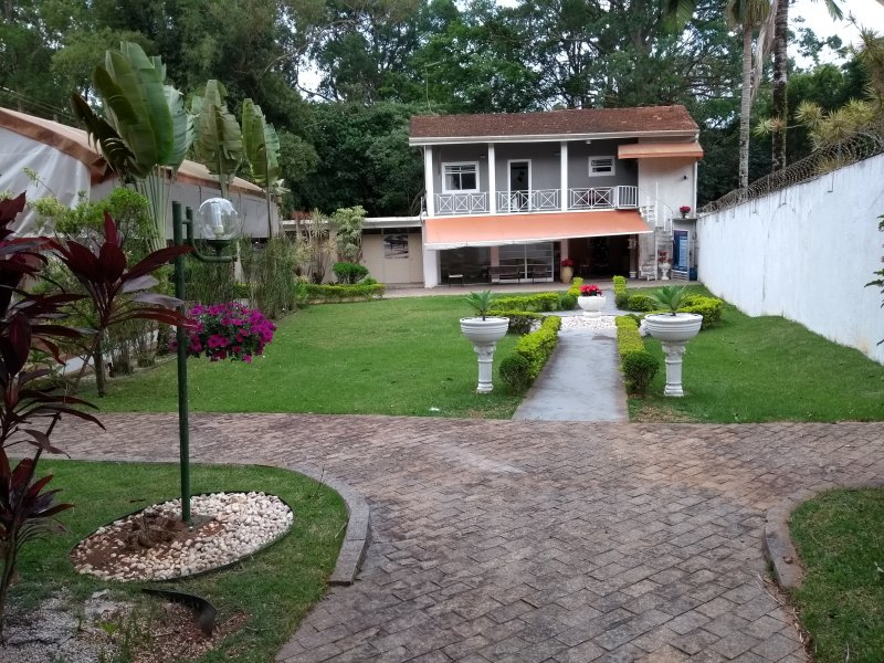 Comercial à venda Vila Santo Antônio com 220m² e  quartos por R$ 1.190.000 - 137507574-img-20181111-175957594.jpg