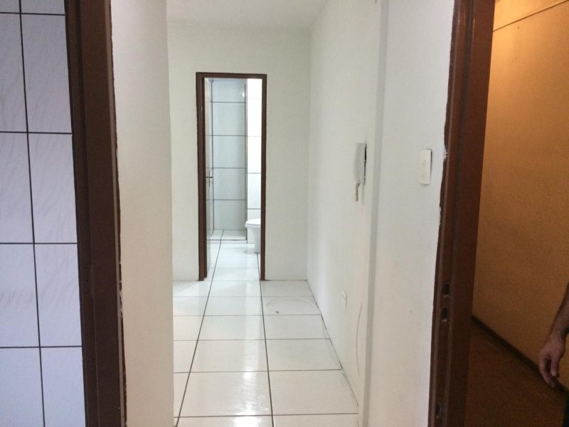 Apartamento à venda Humaitá com 57m² e 1 quarto por R$ 110.000 - 1470140093-img-20181117-wa0195.jpg