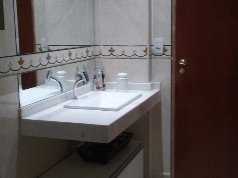 Cobertura à venda Ponta da Praia com 536m² e 5 quartos por R$ 1.800.000 - 1501459666-2-banheiro-social2.jpg