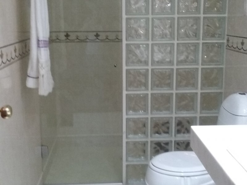 Cobertura à venda Ponta da Praia com 536m² e 5 quartos por R$ 1.800.000 - 1546563936-1-banheiro-social1.jpg